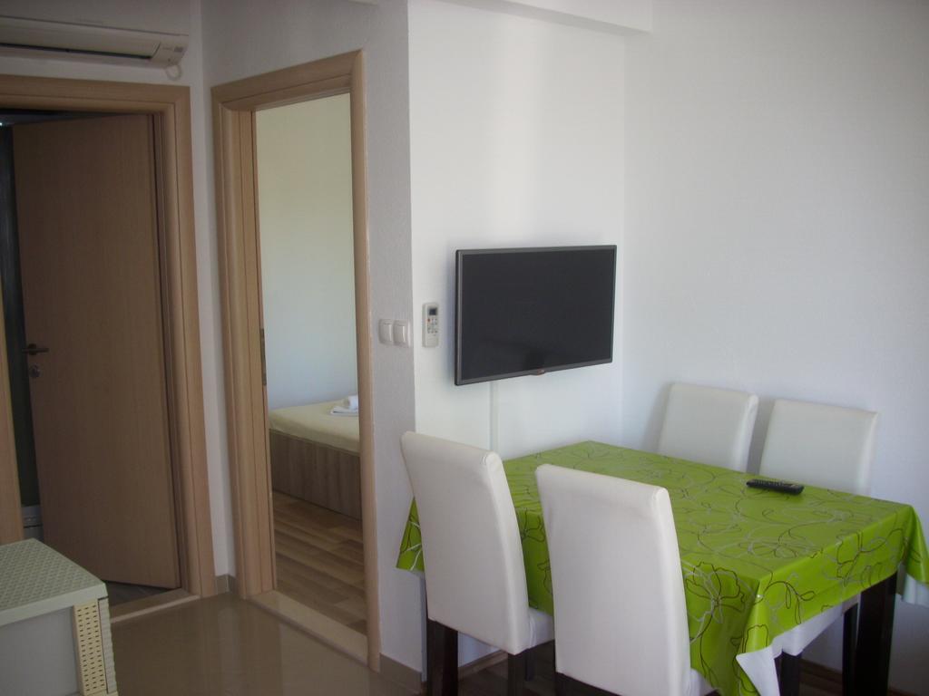Apartments Kala Janjina Екстер'єр фото